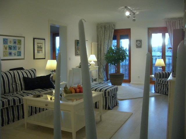 BERLIN 50 holidayflats Wohnung - Lomahuoneisto Olohuone BERLIN 50 holidayflats Wohnung - Lomahuoneisto Olohuone