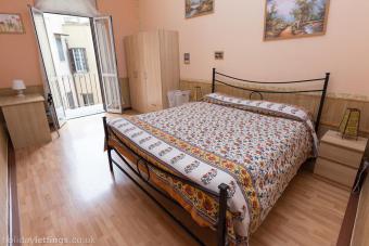 Ferienwohnung Paola Schlafzimmer Ferienwohnung Rom Schlafzimmer