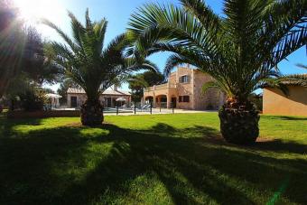 Feriehus Pool Finca Valentina II Haveanlæg Feriehus Ses Salines Haveanlæg