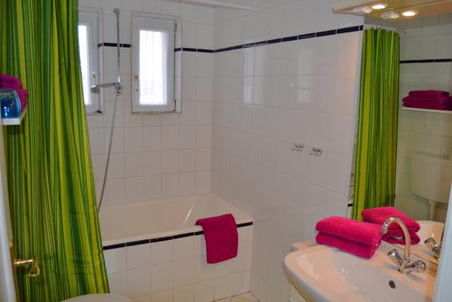 Blanker Hans 002 - Vacation Apartment Bath & WC Blanker Hans 002 - Vacation Apartment Bath & WC