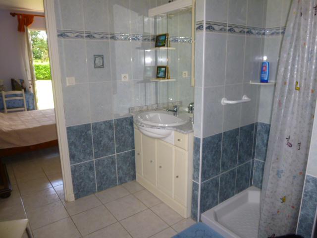 CHAMBRE AVEC PISCINE - Camera-Pension Bagno con WC CHAMBRE AVEC PISCINE - Camera-Pension Bagno con WC