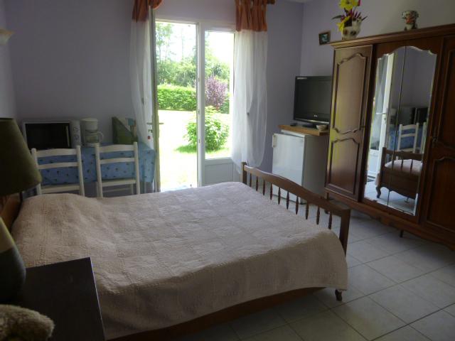 CHAMBRE AVEC PISCINE - Camera-Pension Camera da letto CHAMBRE AVEC PISCINE - Camera-Pension Camera da letto