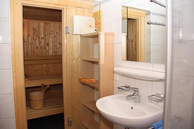Fewo Lang, Sauna, 6 Pers. - Semesterlägenhet Bad & Toalett Fewo Lang, Sauna, 6 Pers. - Semesterlägenhet Bad & Toalett