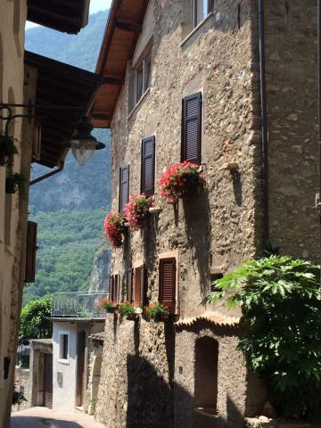 APARTAMENT VIEW ON LAKE GARDA - Vacation Apartment APARTAMENT VIEW ON LAKE GARDA - Vacation Apartment