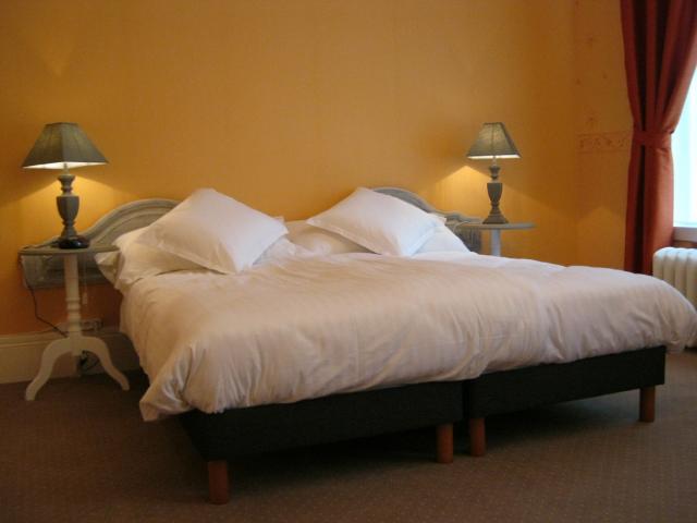 Chateau de Moulin le Com - Bed & Breakfast Chateau de Moulin le Com - Bed & Breakfast