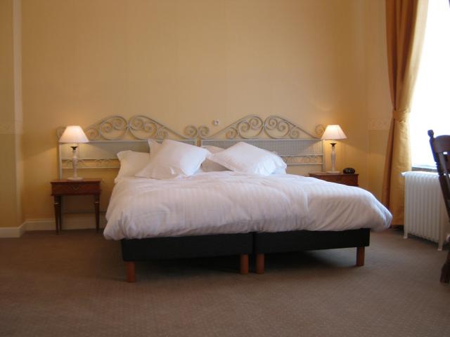 Chateau de Moulin le Com - Bed & Breakfast Chateau de Moulin le Com - Bed & Breakfast