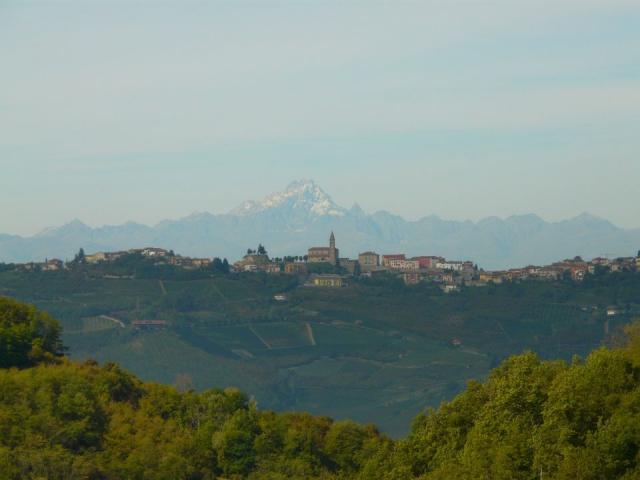 Bricchetto Langhe:Cà der Forn - Pihenőház Hálószoba Bricchetto Langhe:Cà der Forn - Pihenőház Hálószoba