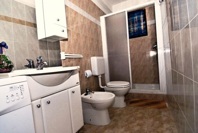 Apartmani -MARKO-A4+2 - Ferieleilighet Bad & WC Apartmani -MARKO-A4+2 - Ferieleilighet Bad & WC