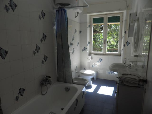Villa Romana OG - Ferielejlighed Bad & Toilet Villa Romana OG - Ferielejlighed Bad & Toilet