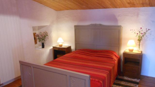 Gîte de Chapelèche en Ardèche - Дом спальная комната 