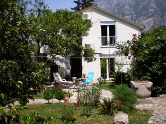 Apartamento de vacaciones Prcanj Apartamento de vacaciones Prcanj