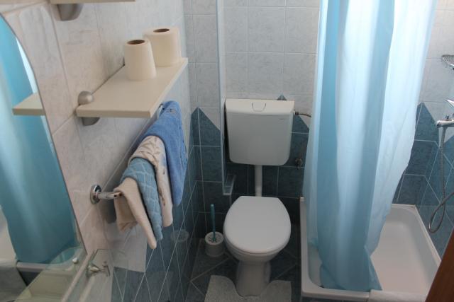 Apartmani 100 m od mora - Ferielejlighed Soveværelse Apartmani 100 m od mora - Ferielejlighed Soveværelse