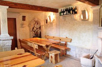 Vacation Apartment Apartman za 4 osobe Dining Room Vacation Apartment Orebic Dining Room