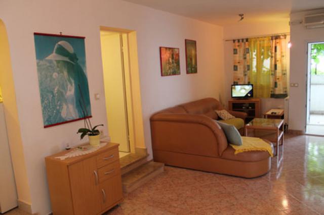 Photos for house 4899