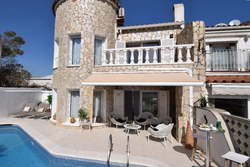 Photos for house 5905