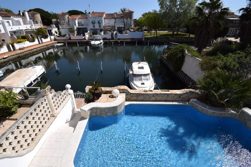 Photos for house 5905