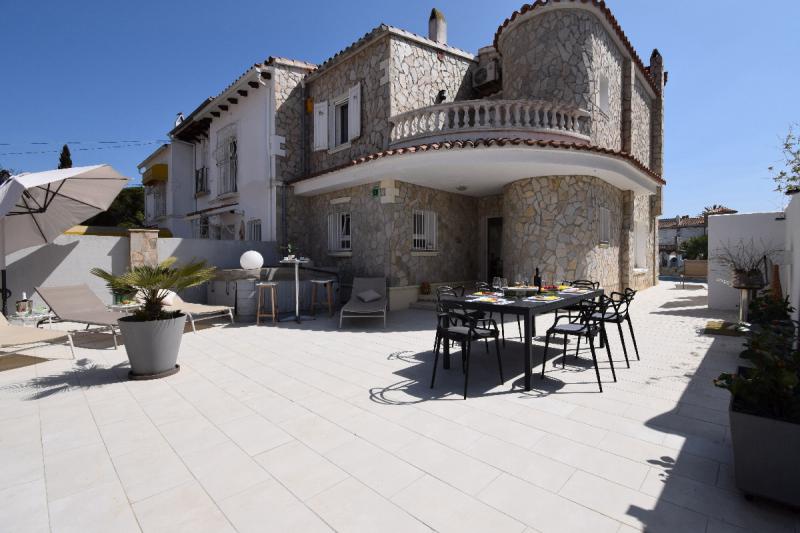 Photos for house 5905