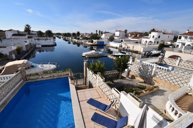 Photos for house 5907