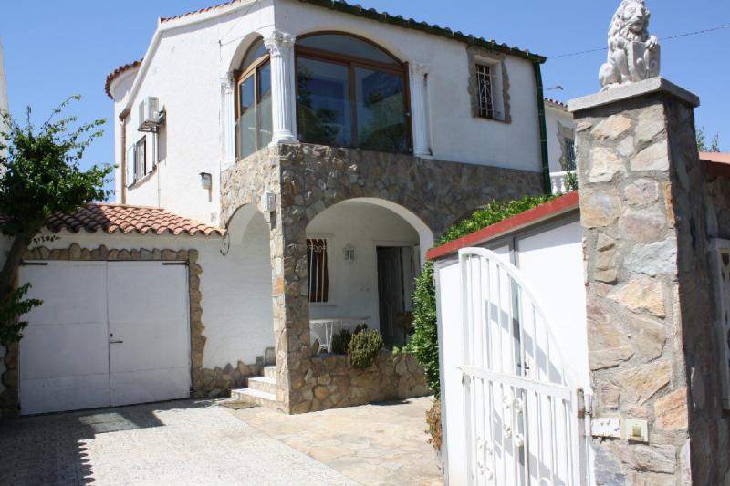 Photos for house 5907