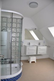 Photos for house 700