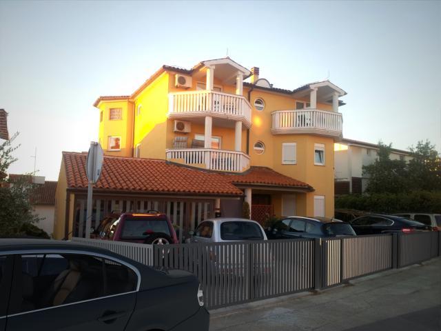 Photos for house 7520