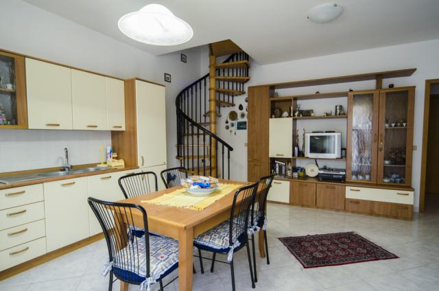 Photos for house 7666