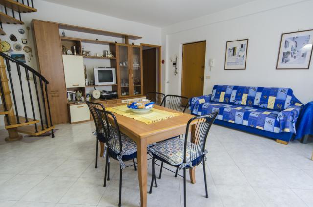 Photos for house 7666