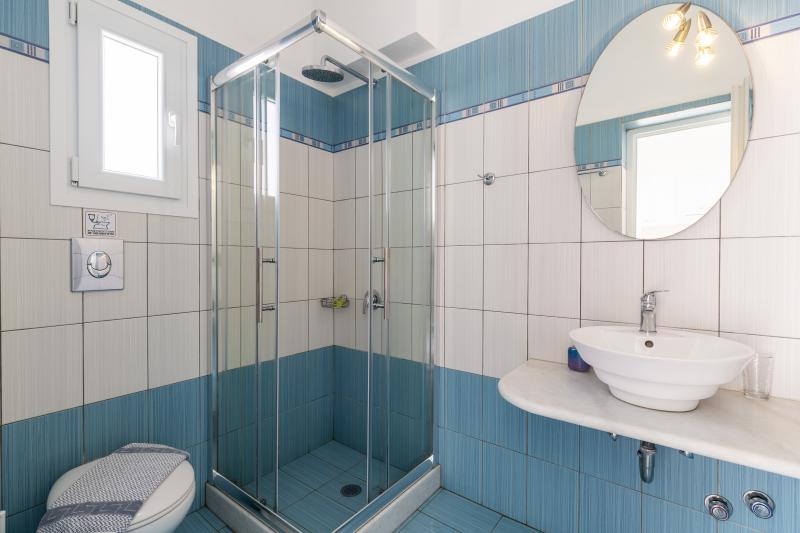 Photos for house 8056