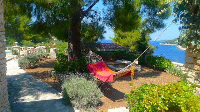 Photos for house 8211