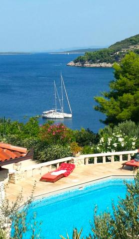 Photos for house 8211