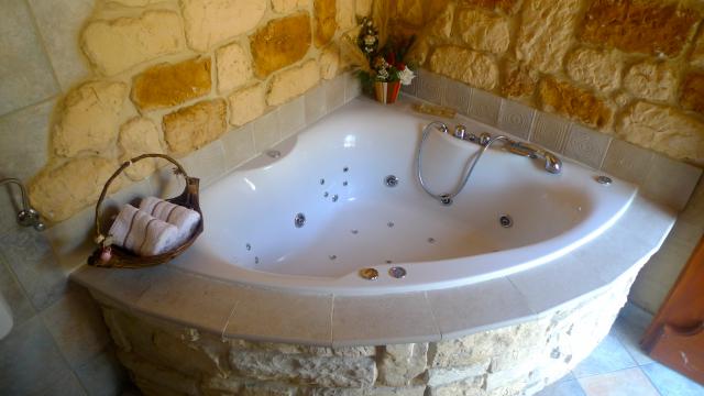 Photos for house 8211