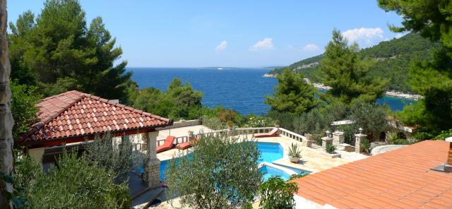 Photos for house 8211