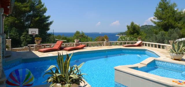 Photos for house 8211