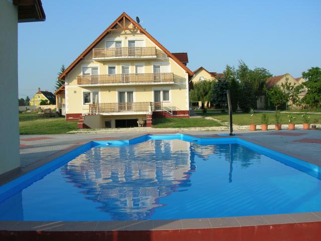 Photos for house 9706