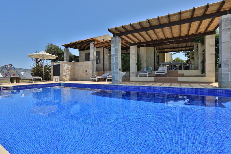 Photos for house 60681