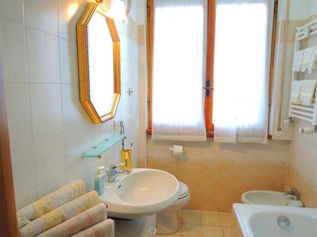 Photos for house 639231