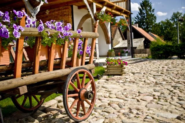 Photos for house 639920