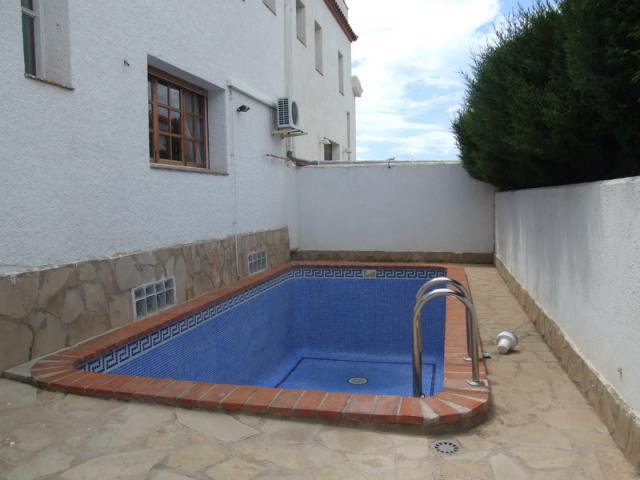 Photos for house 641342