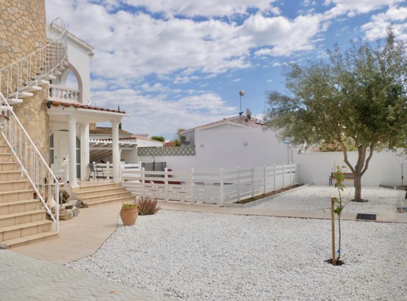 Photos for house 641522