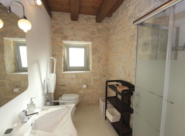 Photos for house 642042