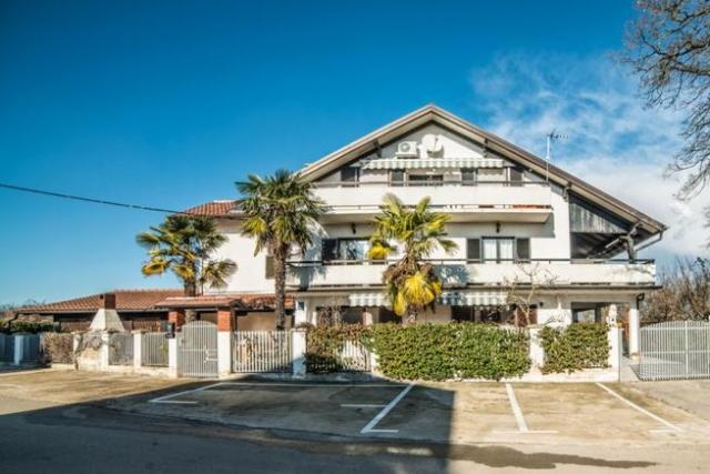 Photos for house 642356