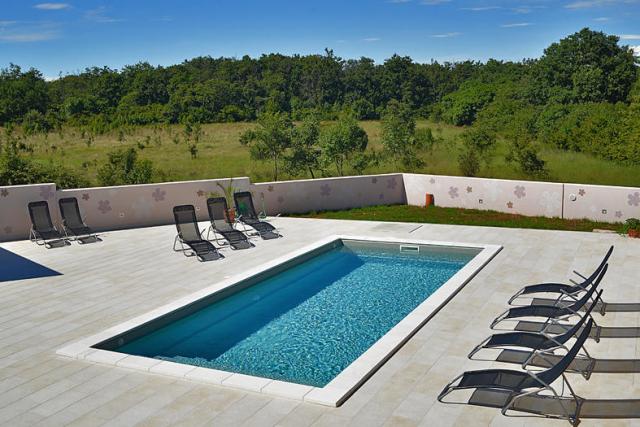 Photos for house 642365