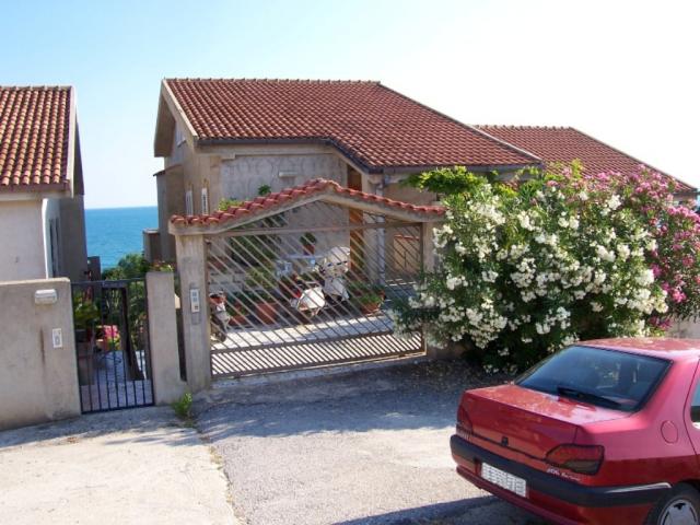 Photos for house 642453