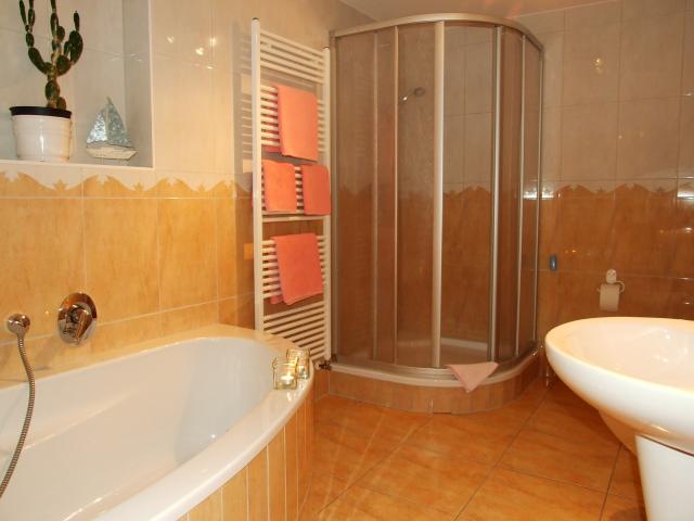 Photos for house 640304