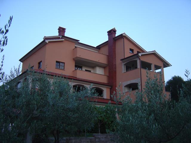 Photos for house 643089