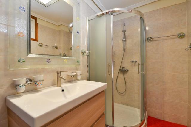 Photos for house 643280