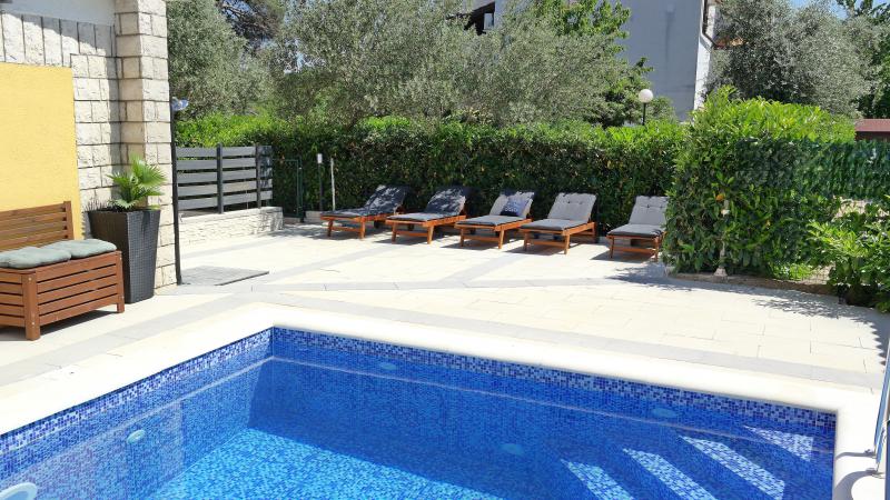 Photos for house 643334