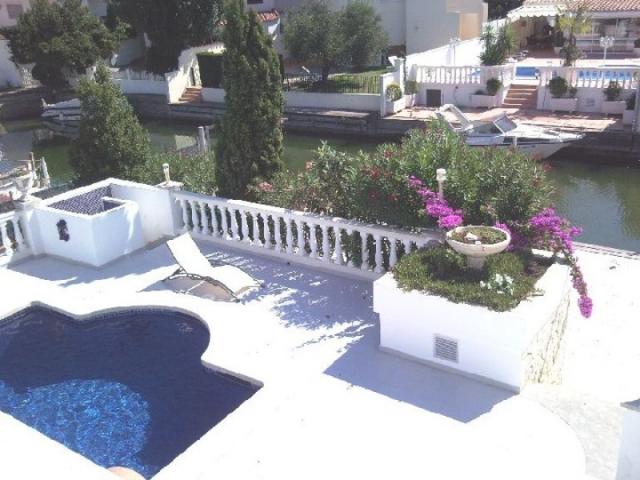 Photos for house 643480