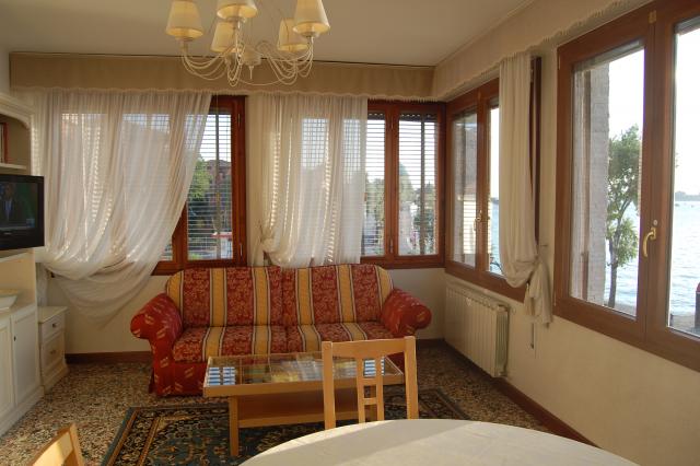 Photos for house 643500