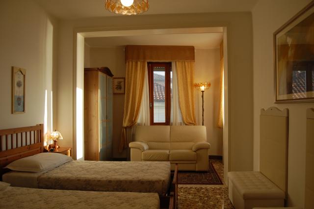 Photos for house 643500